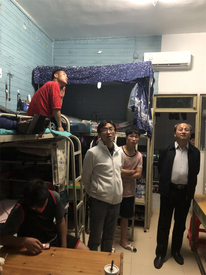 工学院开展寝室安全排查_校园快讯_铜仁职业技术学院