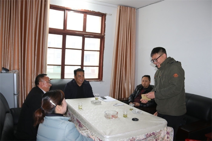 铜仁职业技术学院党委委员,纪委书记雷国平一行到印江县刀坝镇开展