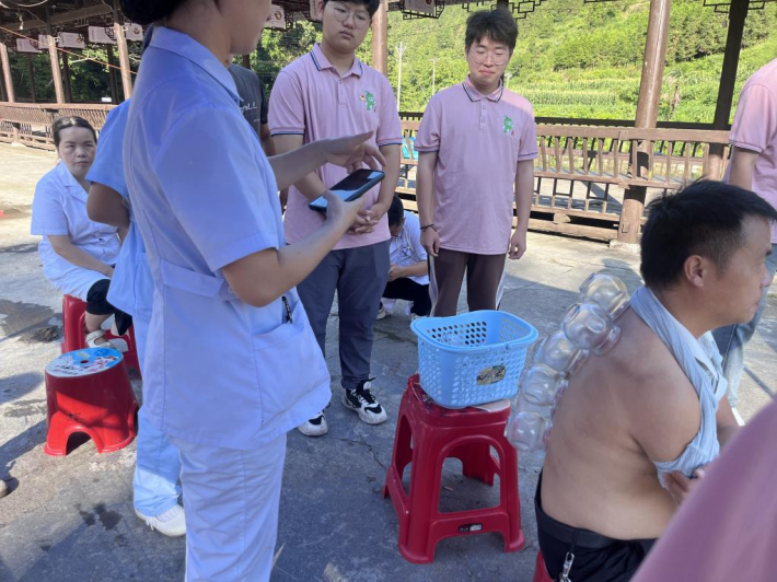 志铜药行”义诊护乡康6.png