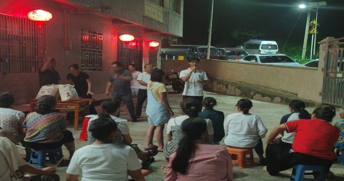 用行动传递温暖5.png