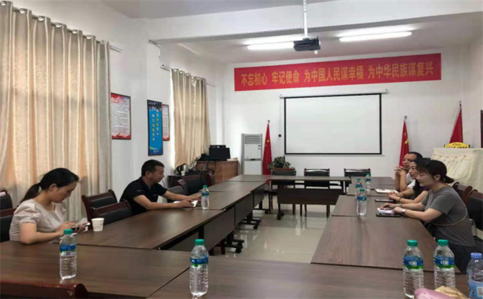 与实习单位（龙虎山管委会）对接，了解学生实习期间工作、生活、思想情况.png