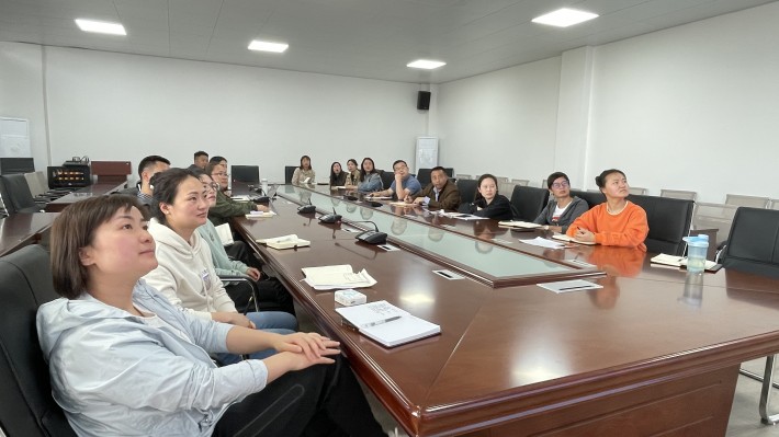 0408人文学院教职工业务知识培训6.jpg