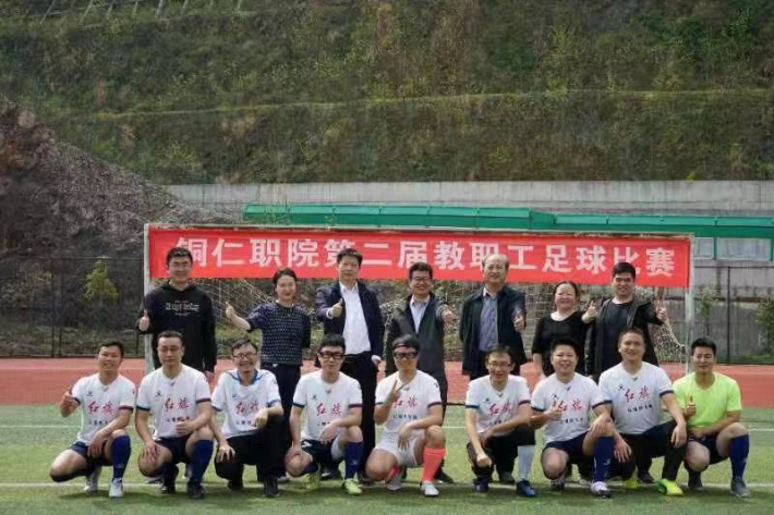 教职工足球3.jpg
