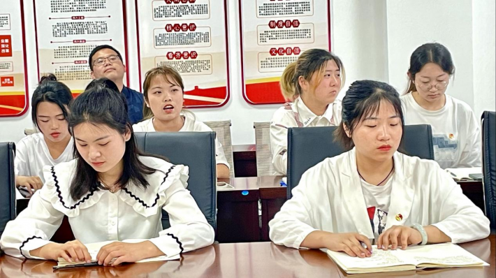 0506五美大学生座谈会17.png
