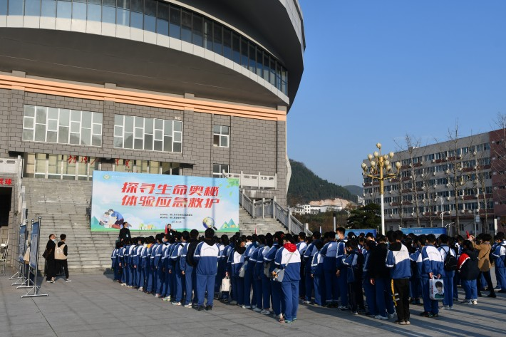 铜仁学院附属中学学生来铜仁市示范性综合实践基地开展实践活动