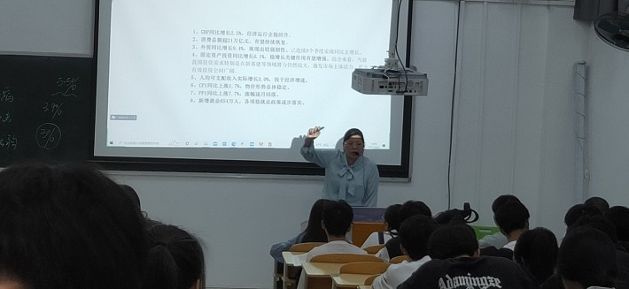 胡杜.jpg