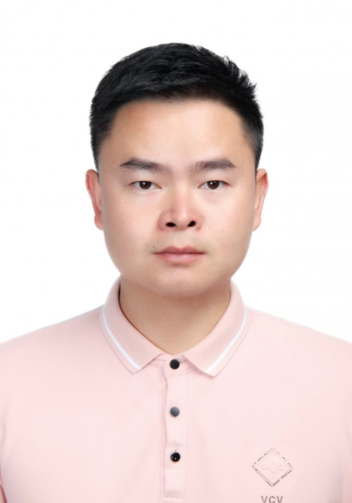 陈忠祥.jpg