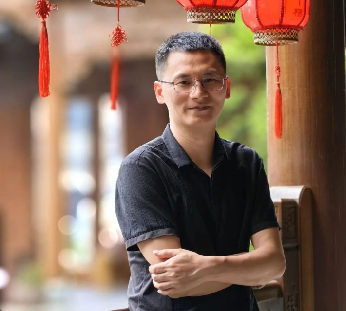 刘勇.jpg