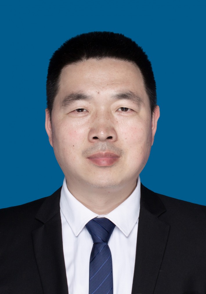 仝广增  副教授