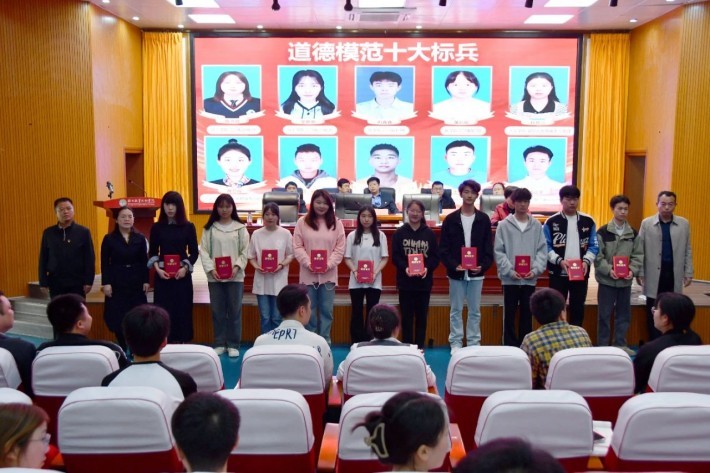 图八.jpg