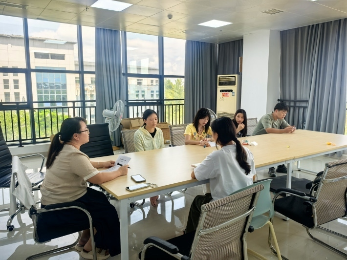 人文学院召开 2025 年秋季新学期资助工作部署会