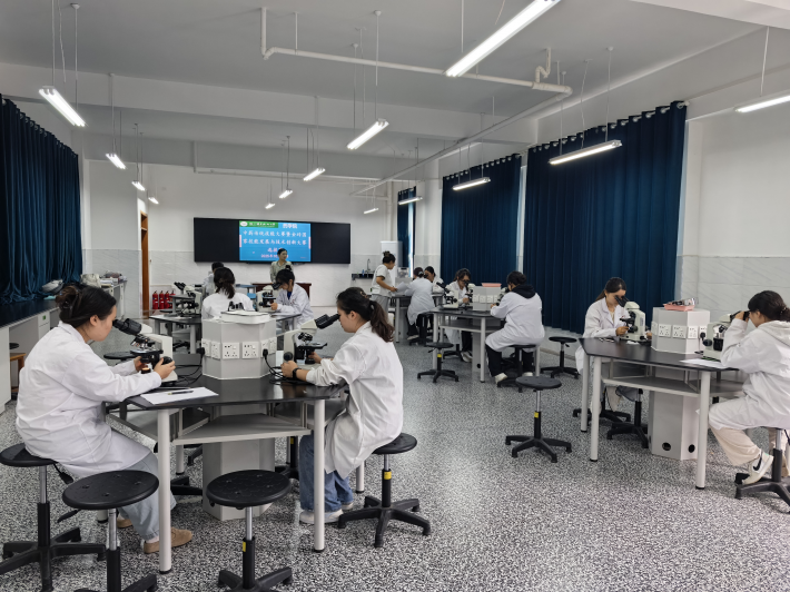 铜仁职业技术大学药学院成功举办“现代中药...