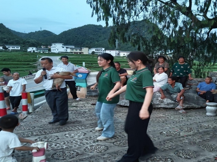 坝坝晚会2.png