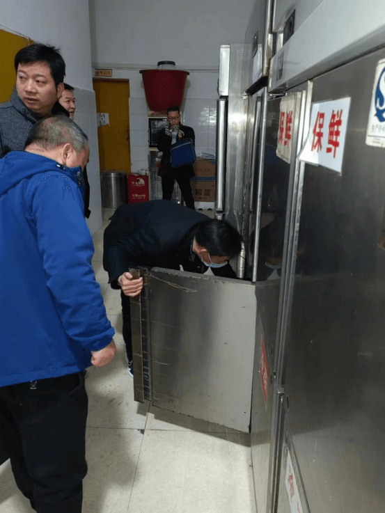 市场监督管理局食品安全检查组来我院检查食品安全工作(20230330)452.png